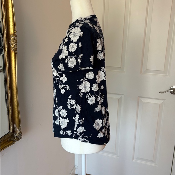 Loft V-Neck Tee - Picture 4 of 6